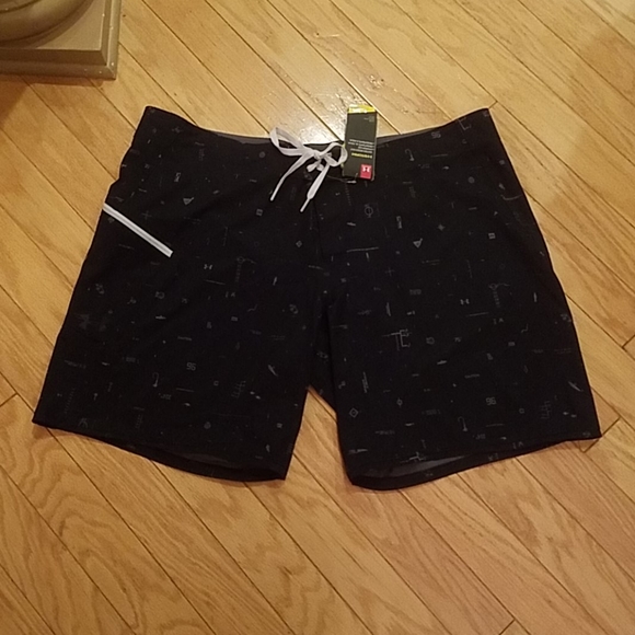 NWT Men's size 46 Under Armour board shorts